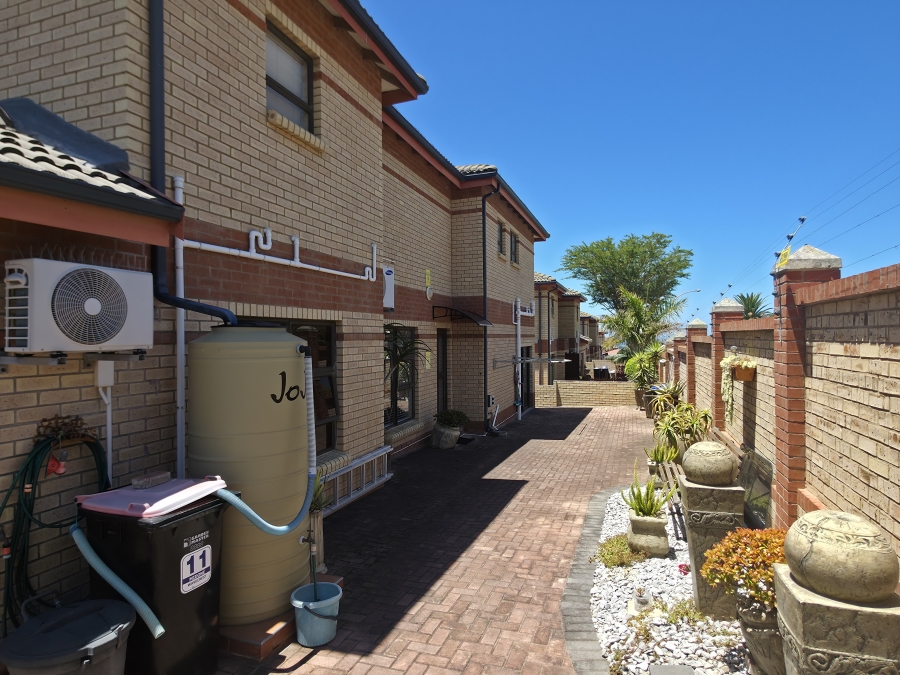 3 Bedroom Property for Sale in Wavecrest Eastern Cape